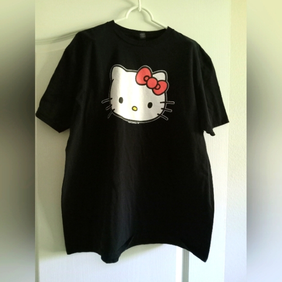 Gildan Tops - Hello Kitty Sanrio Graphic Black White T-Shirt 2XL 100% Cotton